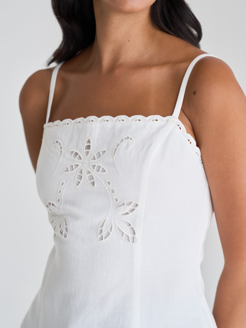 Broderie White